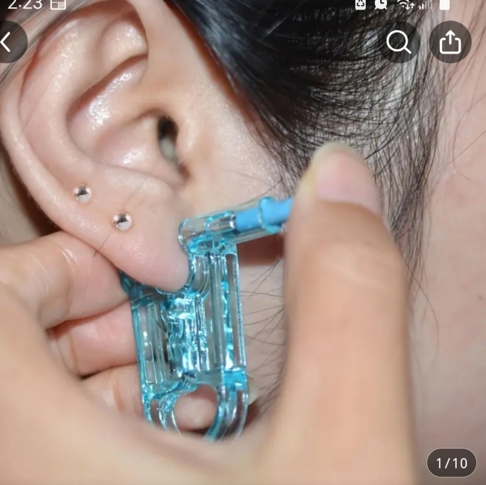NIP AUTHENTIC STAINLESS STEEL EAR 👂 piercing kit AND 1 pair of starter earrings